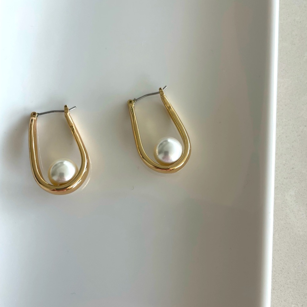 Elegant Gold Pearl Hoop Earrings